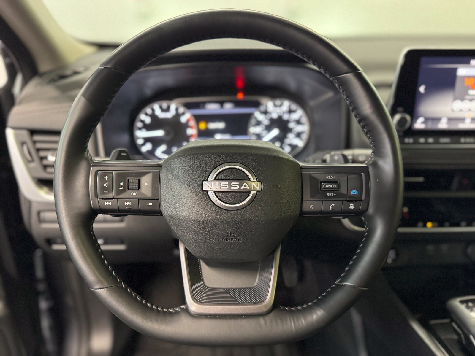 Certified 2025 Nissan Rogue SV w/ SV Premium Package AWD/4WD image 24