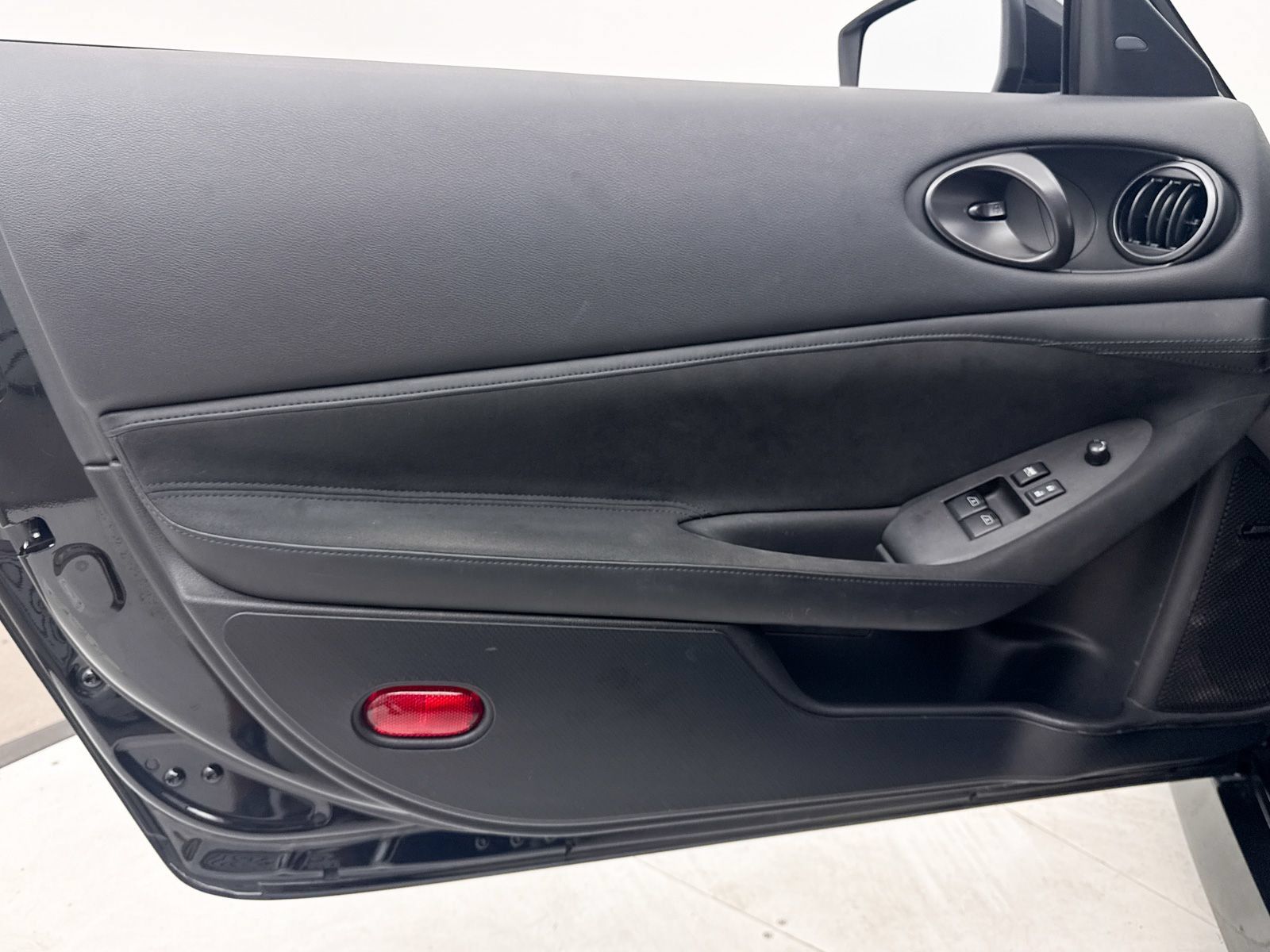 Used 2024 Nissan Z Performance w/ Floor Mat Package RWD image 27