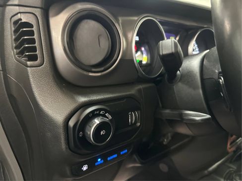 Used 2023 Jeep Wrangler Unlimited w/ Cold Weather Group AWD/4WD image 20