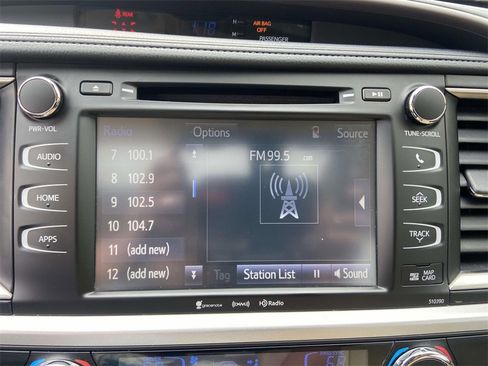 Used 2018 Toyota Highlander XLE image 22