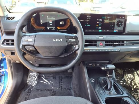 Certified 2025 Kia K4 FWD image 10