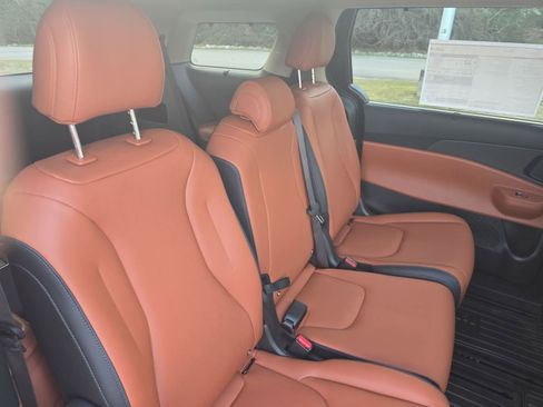 New 2026 Kia Carnival EX image 11