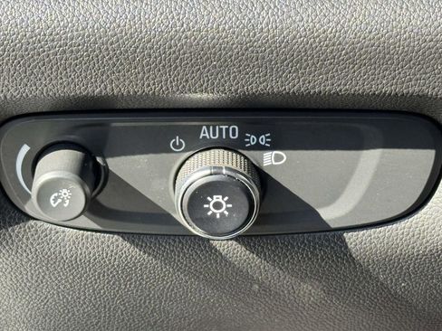 Used 2023 Chevrolet Traverse RS AWD/4WD image 22