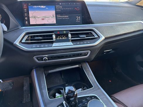 Used 2022 BMW X5 xDrive40i w/ Premium Package image 10