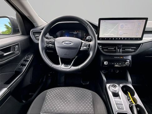 Used 2023 Ford Escape Active w/ Tech Pack #1 AWD/4WD image 6