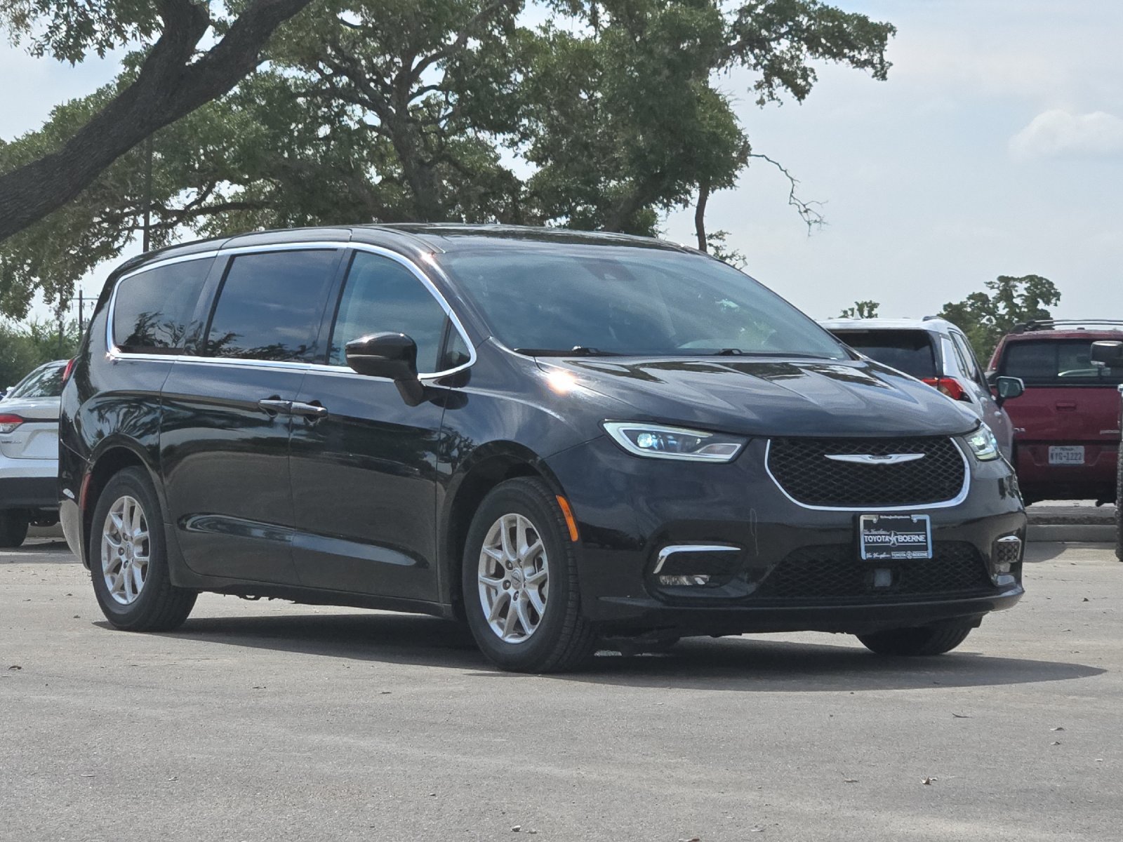 Used 2023 Chrysler Pacifica Touring-L FWD image 7