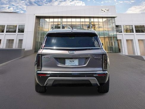 Used 2026 Cadillac Vistiq Premium Luxury image 5