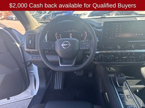 New 2026 Nissan Pathfinder SL image 14