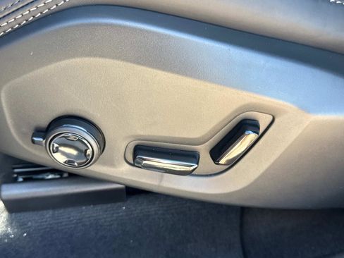 New 2026 Volvo XC60 B5 Ultra w/ Climate Package image 18