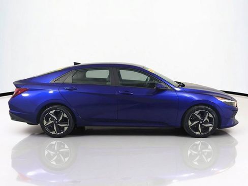 Used 2023 Hyundai Elantra SEL w/ Convenience Package FWD image 4