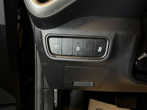 Used 2020 Kia Soul LX FWD image 17