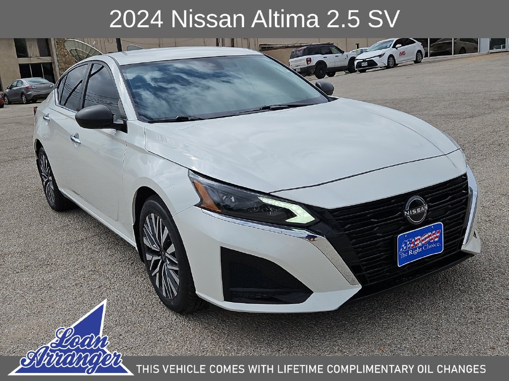 Used 2024 Nissan Altima 2.5 SV FWD image 2