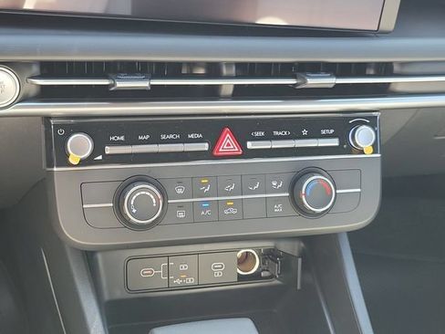 New 2027 Hyundai Santa Cruz SE FWD image 11