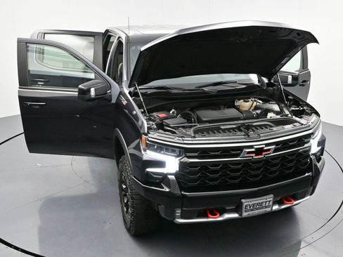 Used 2022 Chevrolet Silverado 1500 ZR2 w/ Technology Package image 41