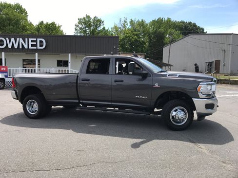 Used 2022 RAM 3500 Tradesman w/ Towing Technology Group AWD/4WD image 4