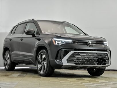 New 2025 Volkswagen Taos SE