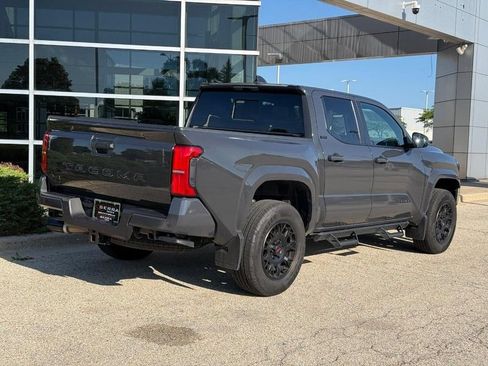 Used 2025 Toyota Tacoma SR5 AWD/4WD image 3