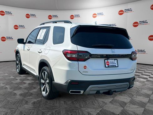 Used 2024 Honda Pilot Elite image 3
