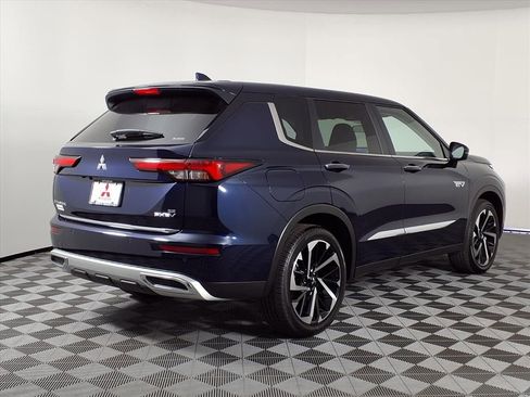New 2025 Mitsubishi Outlander SE image 27