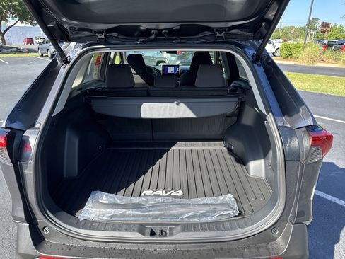 New 2025 Toyota RAV4 XLE w/ Convenience Package AWD/4WD image 37