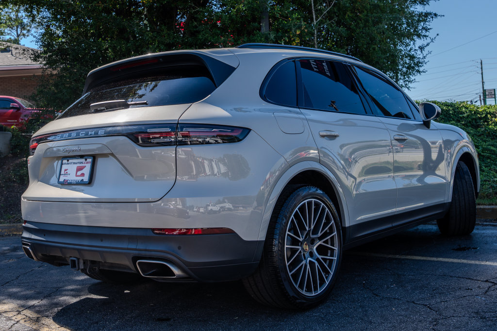 Used 2023 Porsche Cayenne w/ Premium Package AWD/4WD image 29