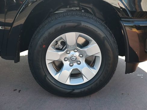 New 2026 RAM 1500 4x4 Crew Cab image 8