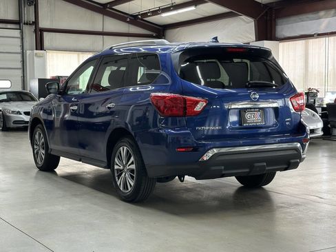 Used 2020 Nissan Pathfinder SL image 4