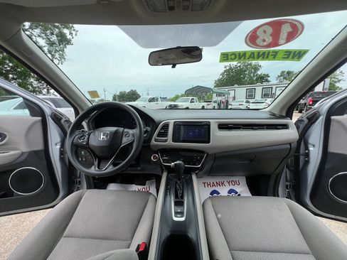 Used 2018 Honda HR-V EX image 27