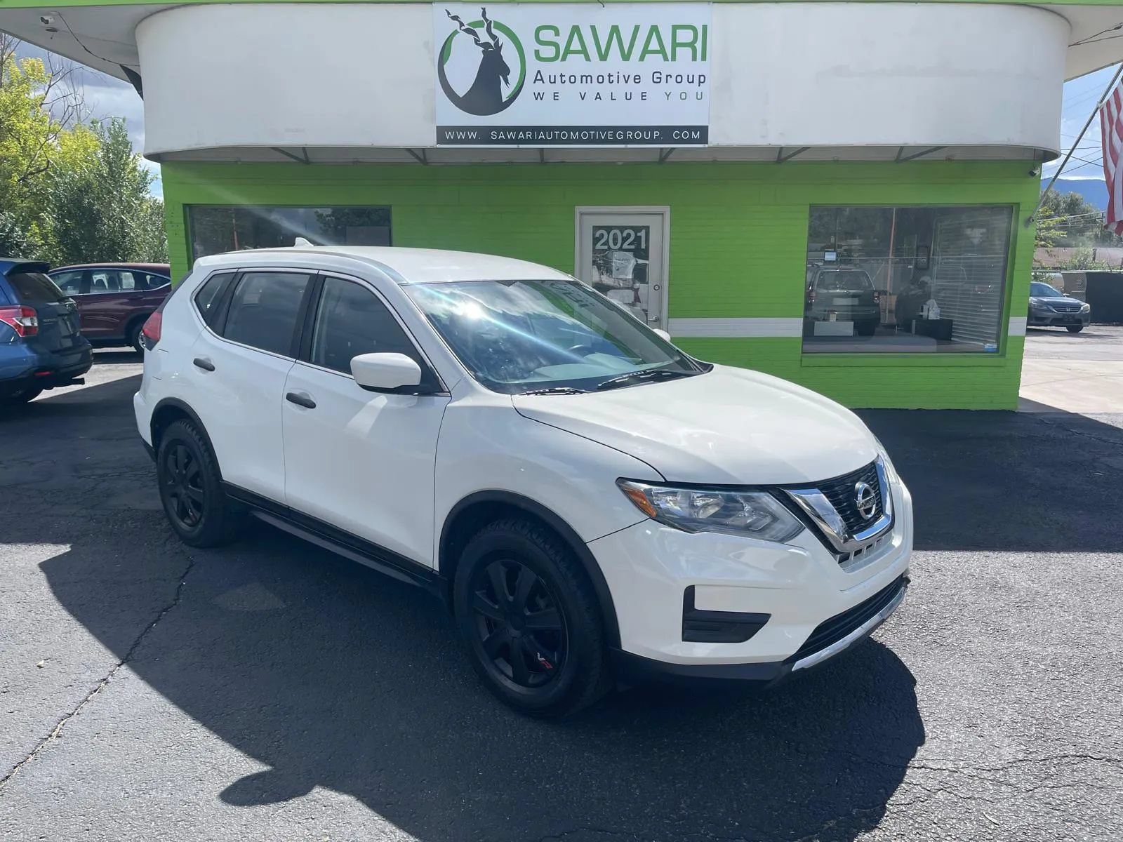Used 2017 Nissan Rogue S AWD/4WD image 1