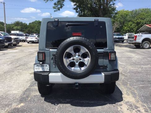 Used 2014 Jeep Wrangler Unlimited Sahara w/ Connectivity Group AWD/4WD image 4