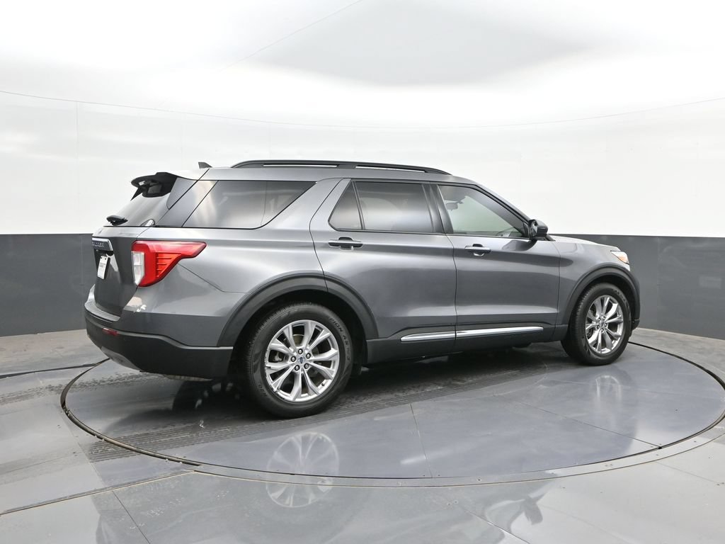 Certified 2021 Ford Explorer XLT w/ Equipment Group 202A RWD image 15