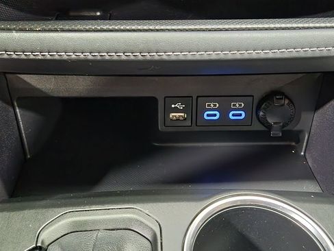 Used 2022 Toyota Highlander XLE FWD image 39