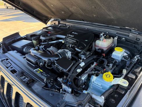 Used 2018 Jeep Wrangler Unlimited Sport S image 37