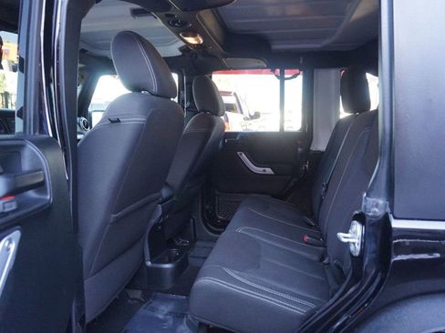 Used 2018 Jeep Wrangler Unlimited Sahara AWD/4WD image 20