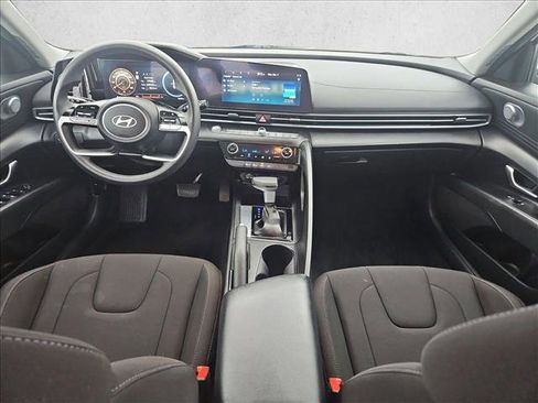 Used 2024 Hyundai Elantra SEL image 18