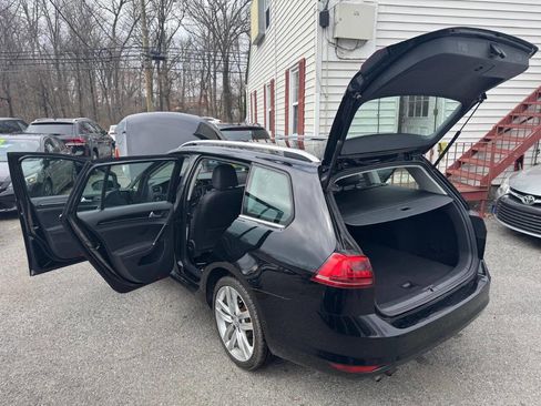 Used 2015 Volkswagen Golf TDI S image 12