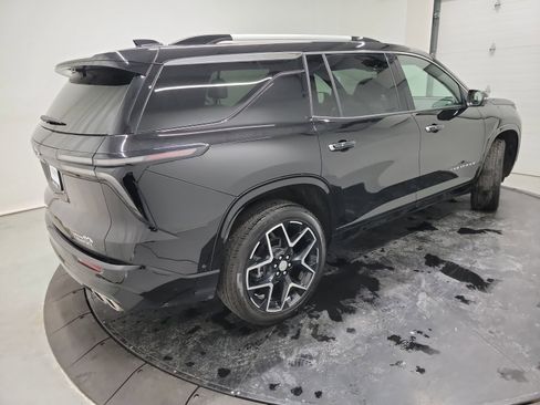 Used 2025 Chevrolet Traverse High Country AWD/4WD image 9