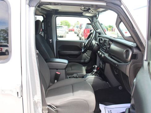 Used 2021 Jeep Wrangler Unlimited Sport AWD/4WD image 16