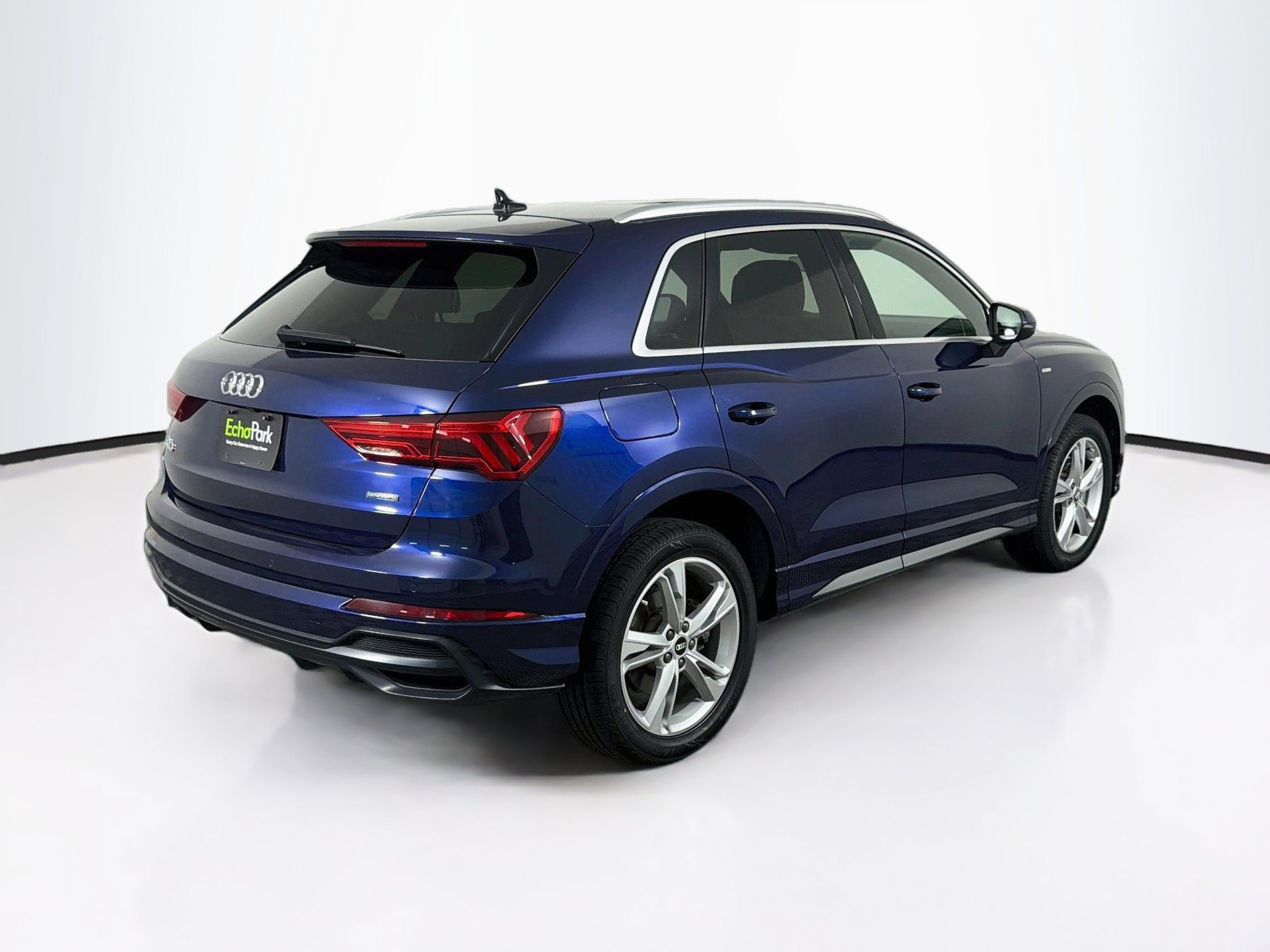 Used 2021 Audi Q3 2.0T Premium w/ Convenience Package AWD/4WD image 9