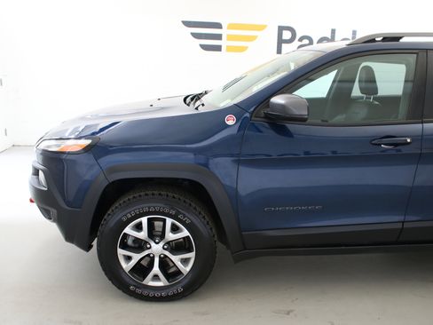 Used 2018 Jeep Cherokee Trailhawk w/ Quick Order Package 27L AWD/4WD image 4