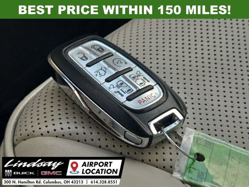 Used 2020 Chrysler Pacifica Limited image 35
