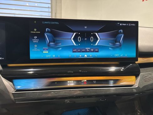 Used 2025 BMW i5 xDrive40 w/ Premium Package AWD/4WD image 24