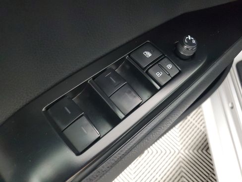 Used 2025 Toyota Camry LE FWD image 27
