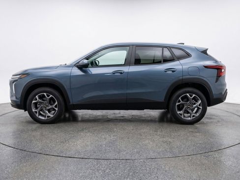 Used 2025 Chevrolet Trax LT FWD image 5