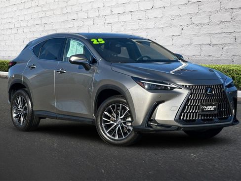 Used 2025 Lexus NX 250 FWD w/ Premium Package image 2