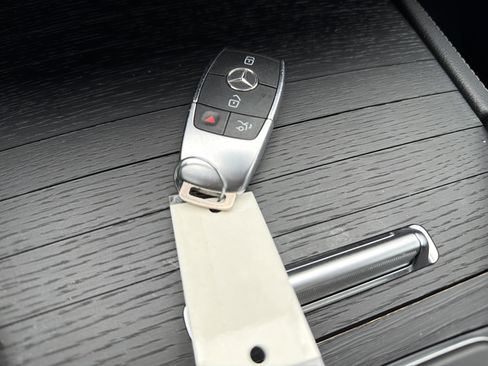 Used 2025 Mercedes-Benz GLE 450e 4MATIC w/ Winter Package image 38