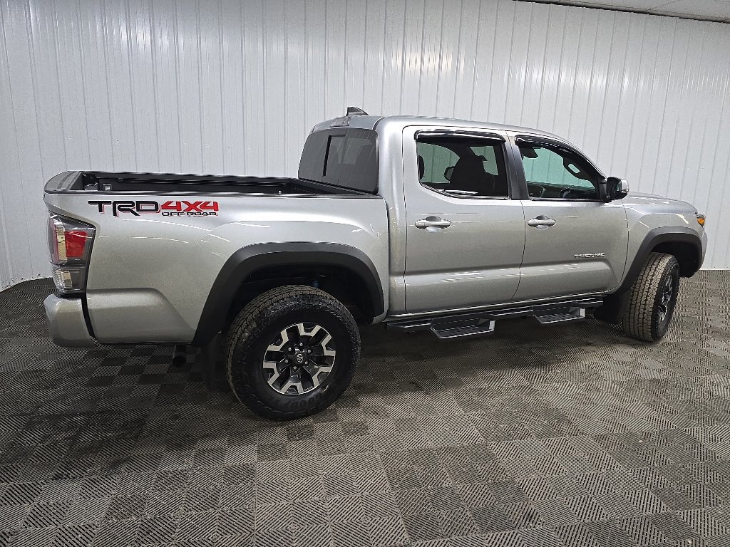 Used 2023 Toyota Tacoma TRD Off-Road w/ Technology Package AWD/4WD image 3