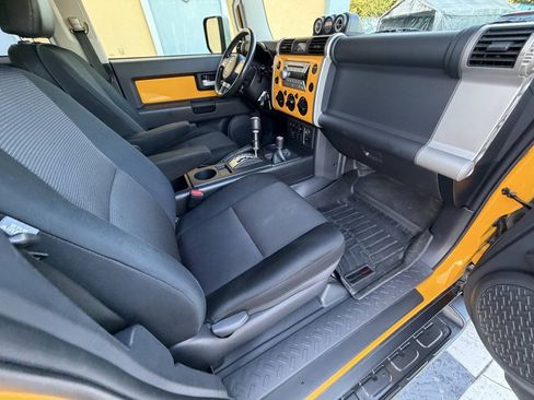 Used 2010 Toyota FJ Cruiser 4WD image 22