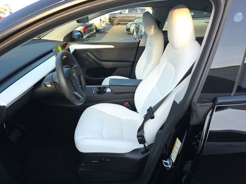 Used 2023 Tesla Model Y Long Range AWD/4WD image 4