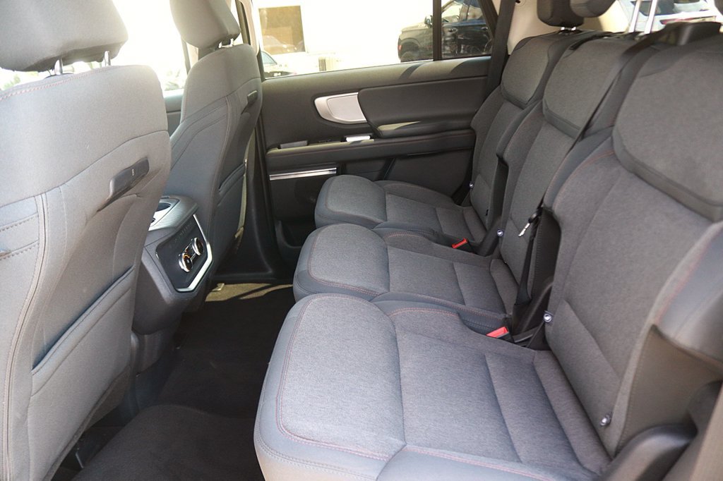 Used 2025 Ford Expedition Active RWD image 14